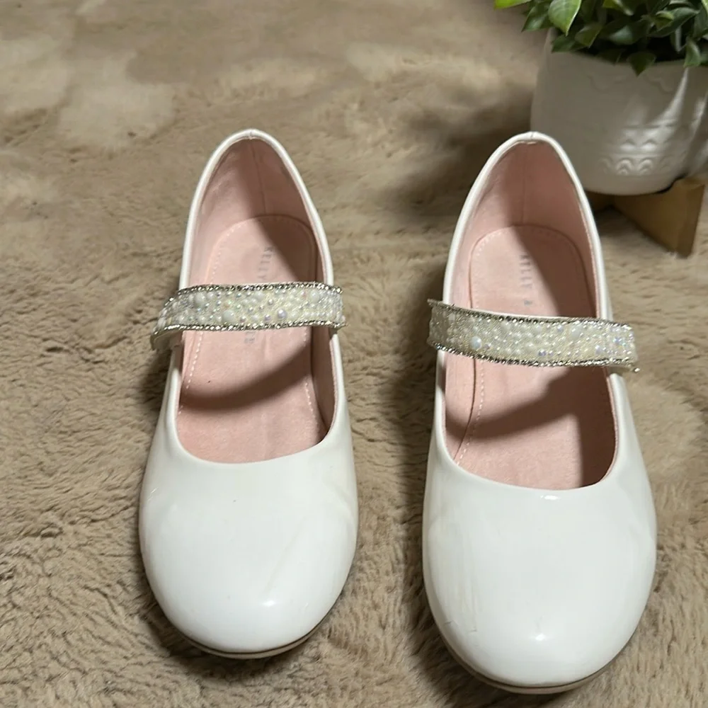 Kelly & Katie Lil Eva Heeled, light Beige Girls Shoes with Perls Size 6